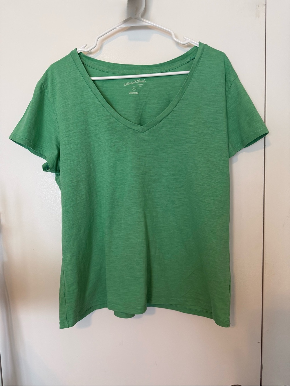 Universal Thread Kelly Green V-Neck Short Sleeve Tee